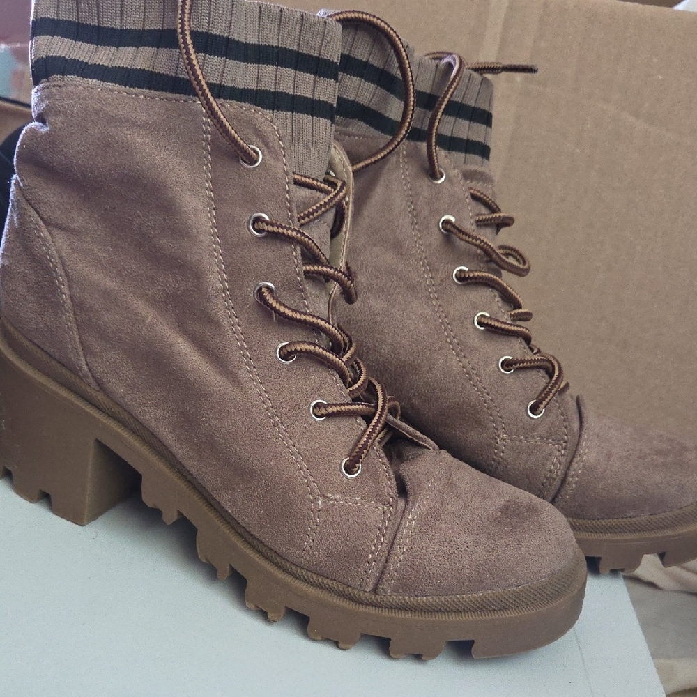 Brown Lace-Up Boots with Rugged Sole and Padded Collar